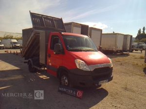 IVECO 35C13 BENNE  SIMPLE CABINE COFFRE ROUGE DH-651-QF