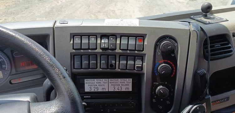 RENAULT MIDLUM 270 DXI CITERNE ,18 HEAVY  13000L – PTAC 19 TONNES – DIESEL -234400 KMS BLANC DH-849-KB