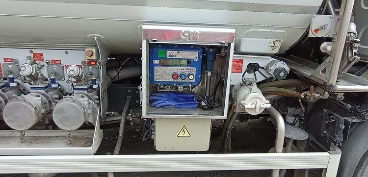 RENAULT MIDLUM 270 DXI CITERNE ,18 HEAVY  13000L – PTAC 19 TONNES – DIESEL -234400 KMS BLANC DH-849-KB