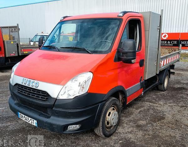 IVECO 35C13 BENNE SIMPLE CABINE COFFRE  DH-945-ST