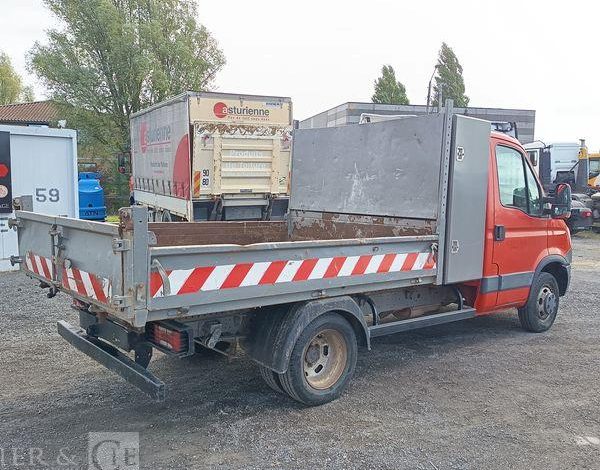 IVECO 35C13 BENNE SIMPLE CABINE COFFRE  DH-945-ST