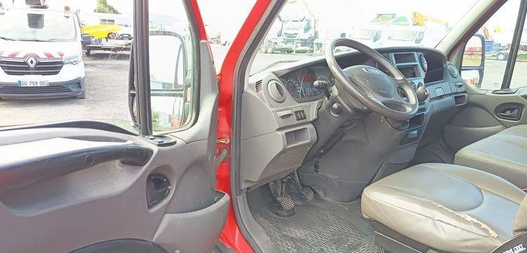 IVECO 35C13 BENNE SIMPLE CABINE COFFRE  DH-945-ST