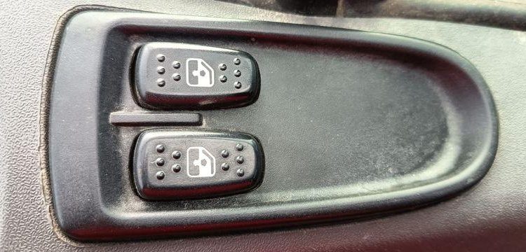 IVECO 35C13 BENNE SIMPLE CABINE COFFRE  DH-945-ST