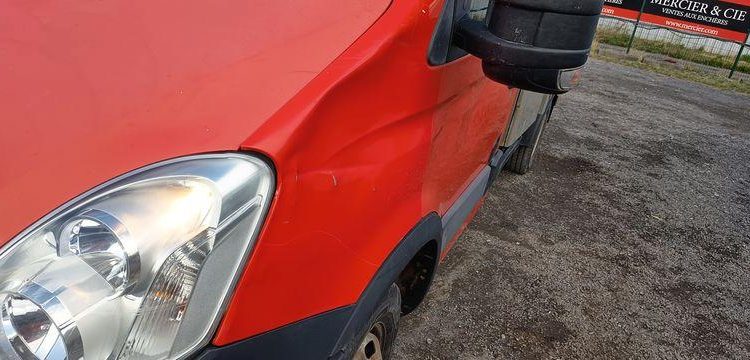 IVECO 35C13 BENNE SIMPLE CABINE COFFRE  DH-945-ST