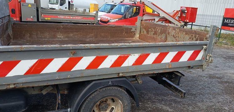 IVECO 35C13 BENNE SIMPLE CABINE COFFRE  DH-945-ST