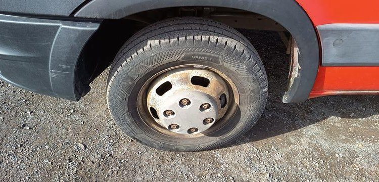 IVECO 35C13 BENNE SIMPLE CABINE COFFRE  DH-945-ST