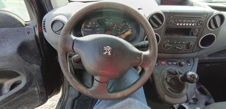PEUGEOT PARTNER FOURGON 1.6 HDI 90CV NOIR DK-115-FP