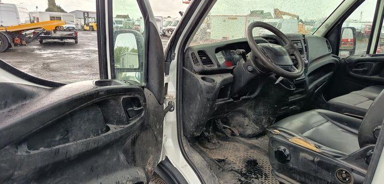 IVECO DAILY BENNE AVEC COFFRE AICIER DIESEL BLANC DL-788-DP