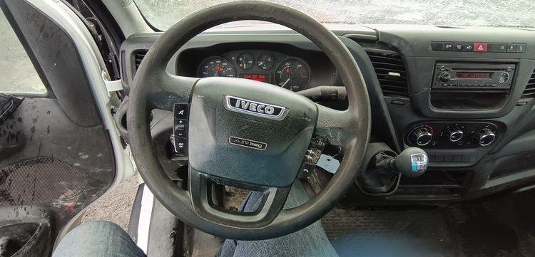 IVECO DAILY BENNE AVEC COFFRE AICIER DIESEL BLANC DL-788-DP