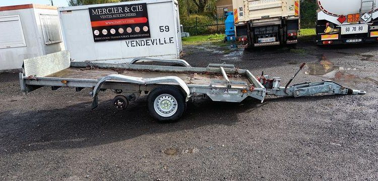 HUBIERE REMORQUE PLATEAU  2T8  DT-167-GL