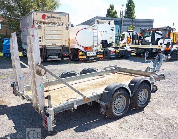 HUBIERE REMORQUE PORTE ENGIN 2T8  DZ-087-EL