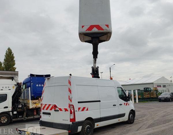 RENAULT MASTER  AVEC NACELLE 12 A  14 M  ED-226-WC