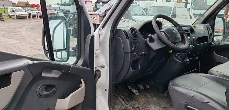 RENAULT MASTER  AVEC NACELLE 12 A  14 M  ED-226-WC