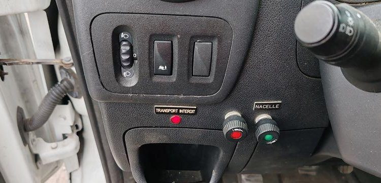 RENAULT MASTER  AVEC NACELLE 12 A  14 M  ED-226-WC