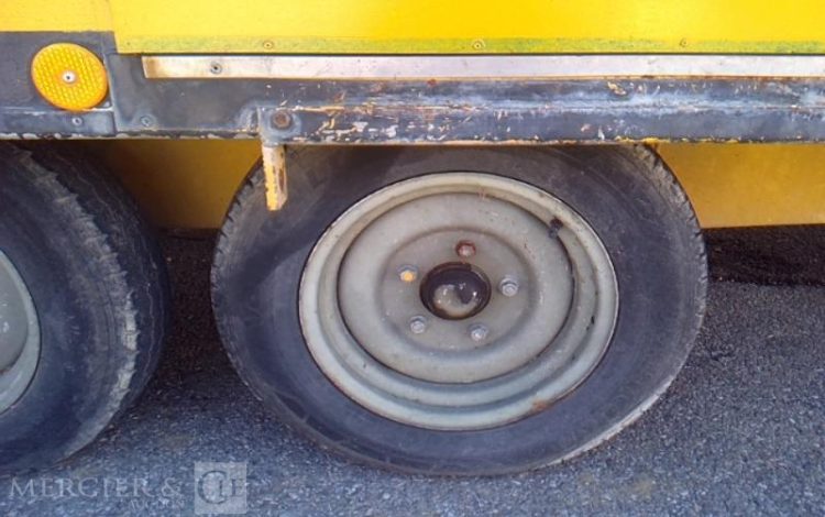 COURANT REMORQUE ABRI DE CHANTIER 2 ESSIEUX PTAC 2.5T JAUNE EH-581-HB