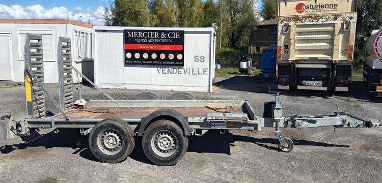 HUBIERE REMORQUE PORTE ENGIN 2T8  EJ-958-MZ