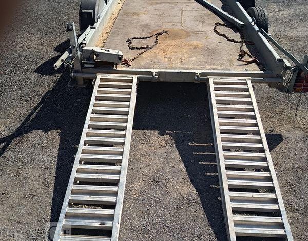 HUBIERE REMORQUE PORTE ENGIN 2T8  EJ-958-MZ
