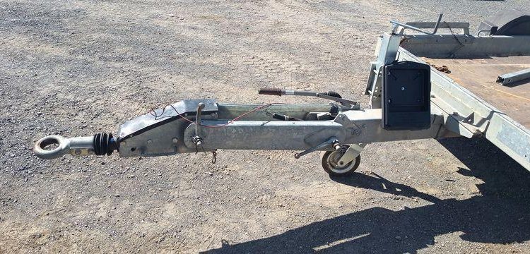 HUBIERE REMORQUE PORTE ENGIN 2T8  EJ-958-MZ
