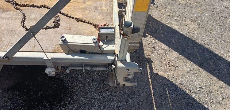 HUBIERE REMORQUE PORTE ENGIN 2T8  EJ-958-MZ