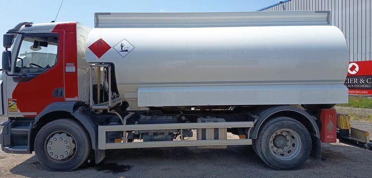 RENAULT CITERNE D19 HIGH P4X2 280E6 13500L – PTAC 19 TONNES –  DIESEL – 170381 KMS BLANC EK-079-DL