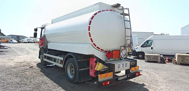 RENAULT CITERNE D19 HIGH P4X2 280E6 13500L – PTAC 19 TONNES –  DIESEL – 170381 KMS BLANC EK-079-DL