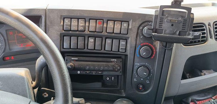 RENAULT CITERNE D19 HIGH P4X2 280E6 13500L – PTAC 19 TONNES –  DIESEL – 170381 KMS BLANC EK-079-DL