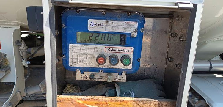 RENAULT CITERNE D19 HIGH P4X2 280E6 13500L – PTAC 19 TONNES –  DIESEL – 170381 KMS BLANC EK-079-DL