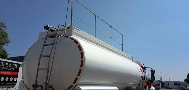 RENAULT CITERNE D19 HIGH P4X2 280E6 13500L – PTAC 19 TONNES –  DIESEL – 170381 KMS BLANC EK-079-DL