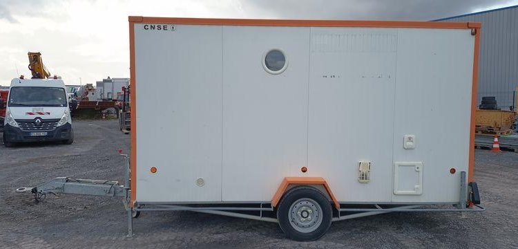 CNSE ABRI CHANTIER 9M2 ISOLE + WC  EK-675-CE