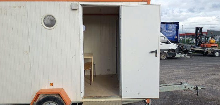 CNSE ABRI CHANTIER 9M2 ISOLE + WC  EK-675-CE