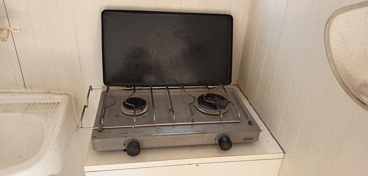 CNSE ABRI CHANTIER 9M2 ISOLE + WC  EK-675-CE