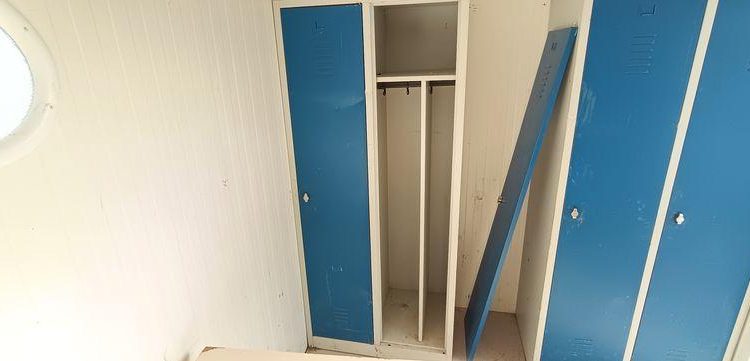 CNSE ABRI CHANTIER 9M2 ISOLE + WC  EK-675-CE