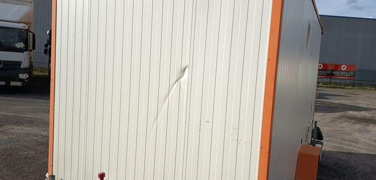 CNSE ABRI CHANTIER 9M2 ISOLE + WC  EK-675-CE