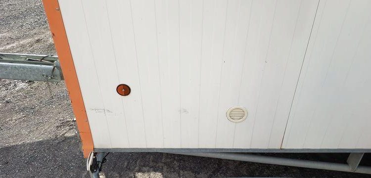 CNSE ABRI CHANTIER 9M2 ISOLE + WC  EK-675-CE