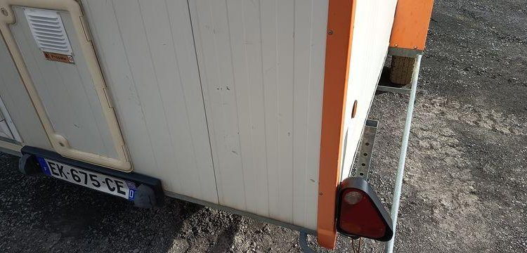 CNSE ABRI CHANTIER 9M2 ISOLE + WC  EK-675-CE