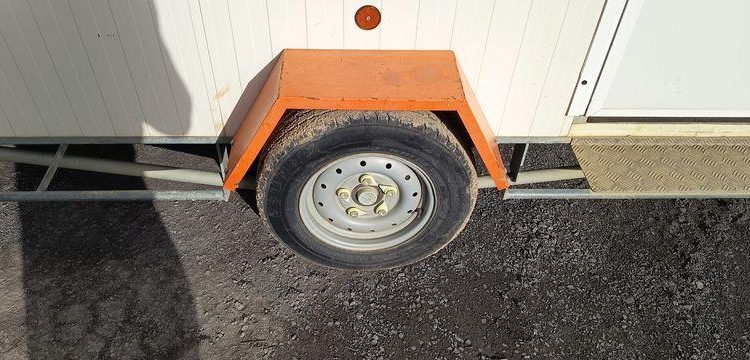 CNSE ABRI CHANTIER 9M2 ISOLE + WC  EK-675-CE