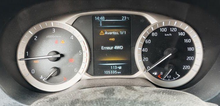 NISSAN NP 300 NAVARA (D23) 2.3 DCI 16V DOUBLE CABINE 4WD 190 CV – DIESEL – 105335 KMS BLANC EM-700-HP