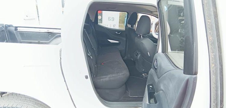 NISSAN NP 300 NAVARA (D23) 2.3 DCI 16V DOUBLE CABINE 4WD 190 CV – DIESEL – 105335 KMS BLANC EM-700-HP