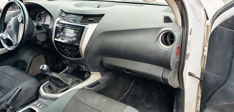 NISSAN NP 300 NAVARA (D23) 2.3 DCI 16V DOUBLE CABINE 4WD 190 CV – DIESEL – 105335 KMS BLANC EM-700-HP
