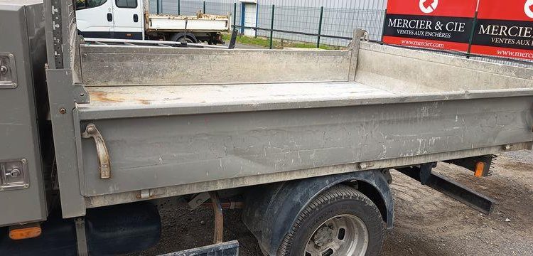 IVECO 35C12 BENNE SIMPLE CABINE COFFRE  EX-449-HB
