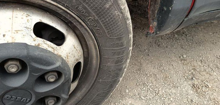 IVECO 35C12 BENNE SIMPLE CABINE COFFRE  EX-449-HB
