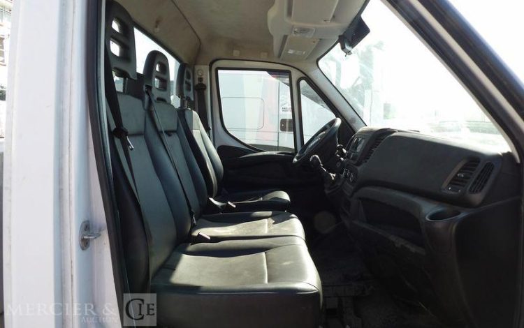 IVECO 35C12 BENNE SIMPLE CABINE COFFRE  FB-682-RG