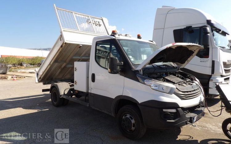 IVECO 35C12 BENNE SIMPLE CABINE COFFRE  FB-682-RG