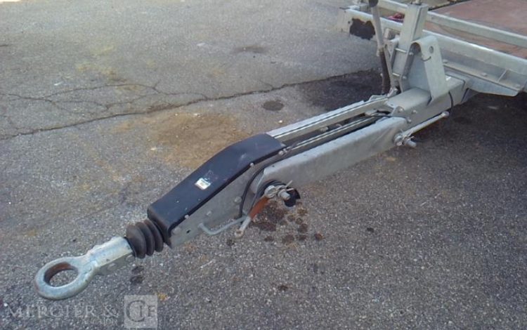 HUBIERE REMORQUE PORTE ENGIN 2T8  FE-387-SD