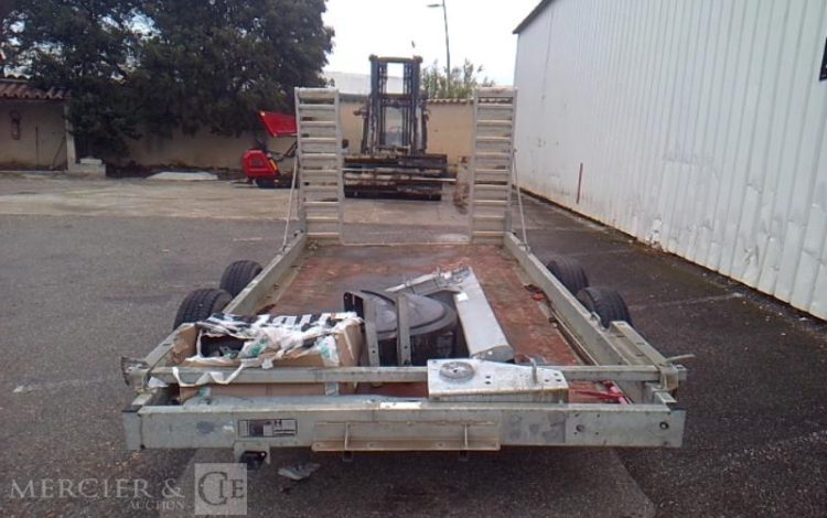 HUBIERE REMORQUE PORTE ENGIN 2T8  FE-431-SD