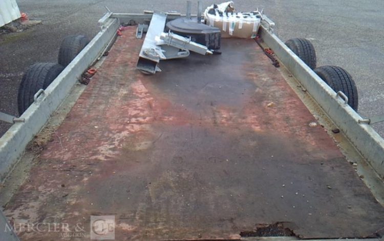 HUBIERE REMORQUE PORTE ENGIN 2T8  FE-431-SD