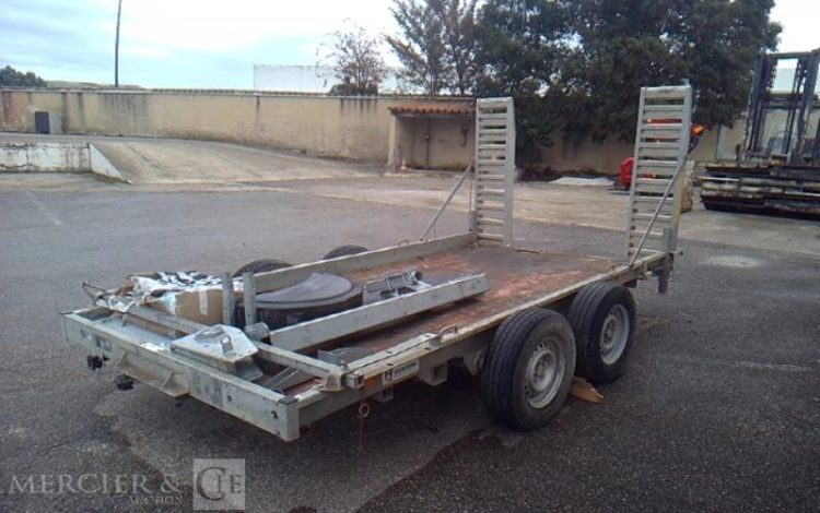 HUBIERE REMORQUE PORTE ENGIN 2T8  FE-431-SD