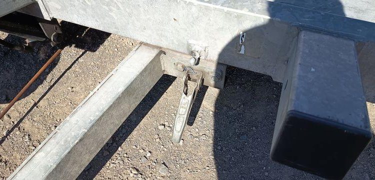 HUBIERE REMORQUE PORTE VOITURE 1T65  FE-941-EJ