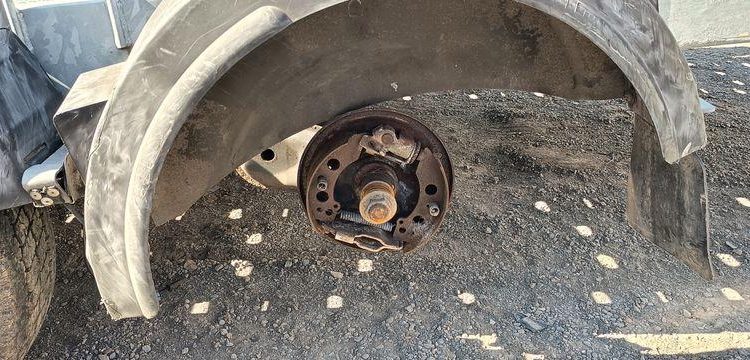 HUBIERE REMORQUE PORTE VOITURE 1T65  FE-941-EJ