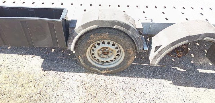 HUBIERE REMORQUE PORTE VOITURE 1T65  FE-941-EJ